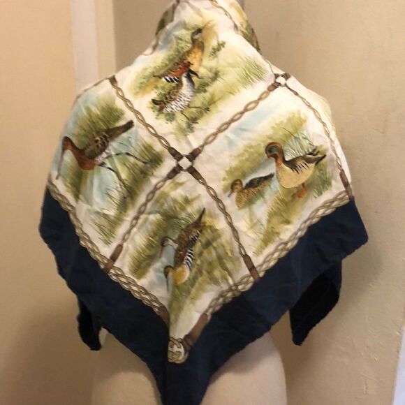 Vintage Gucci Ducks Foulard silk scarf - Picture 1 of 6